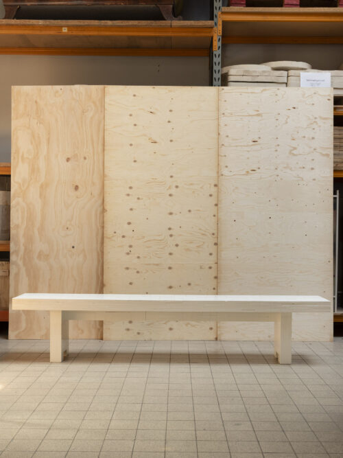 Afvalbank in plaatmateriaal
