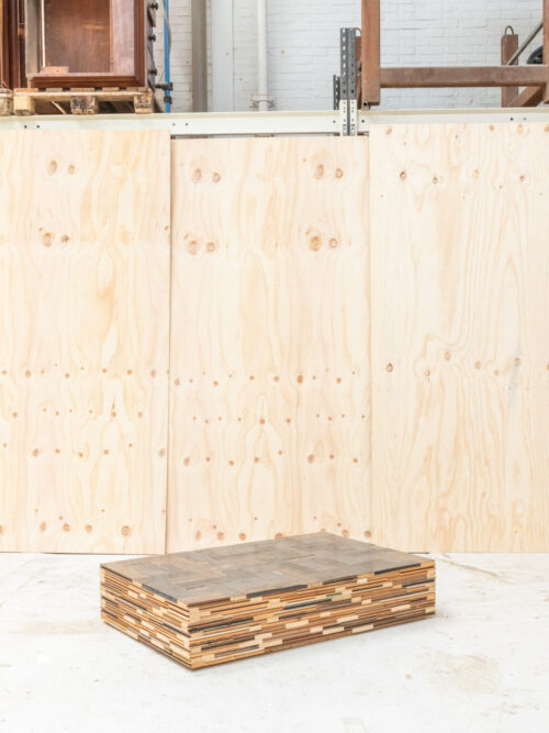 Afvalsalonblok in sloophout